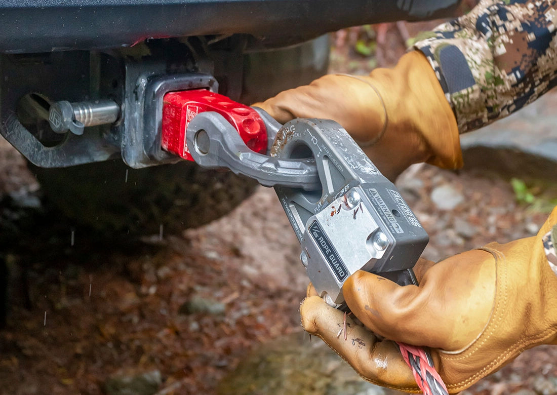 LOCKING HITCH PIN FOR 2-2.5″ HITCH RECEIVERS