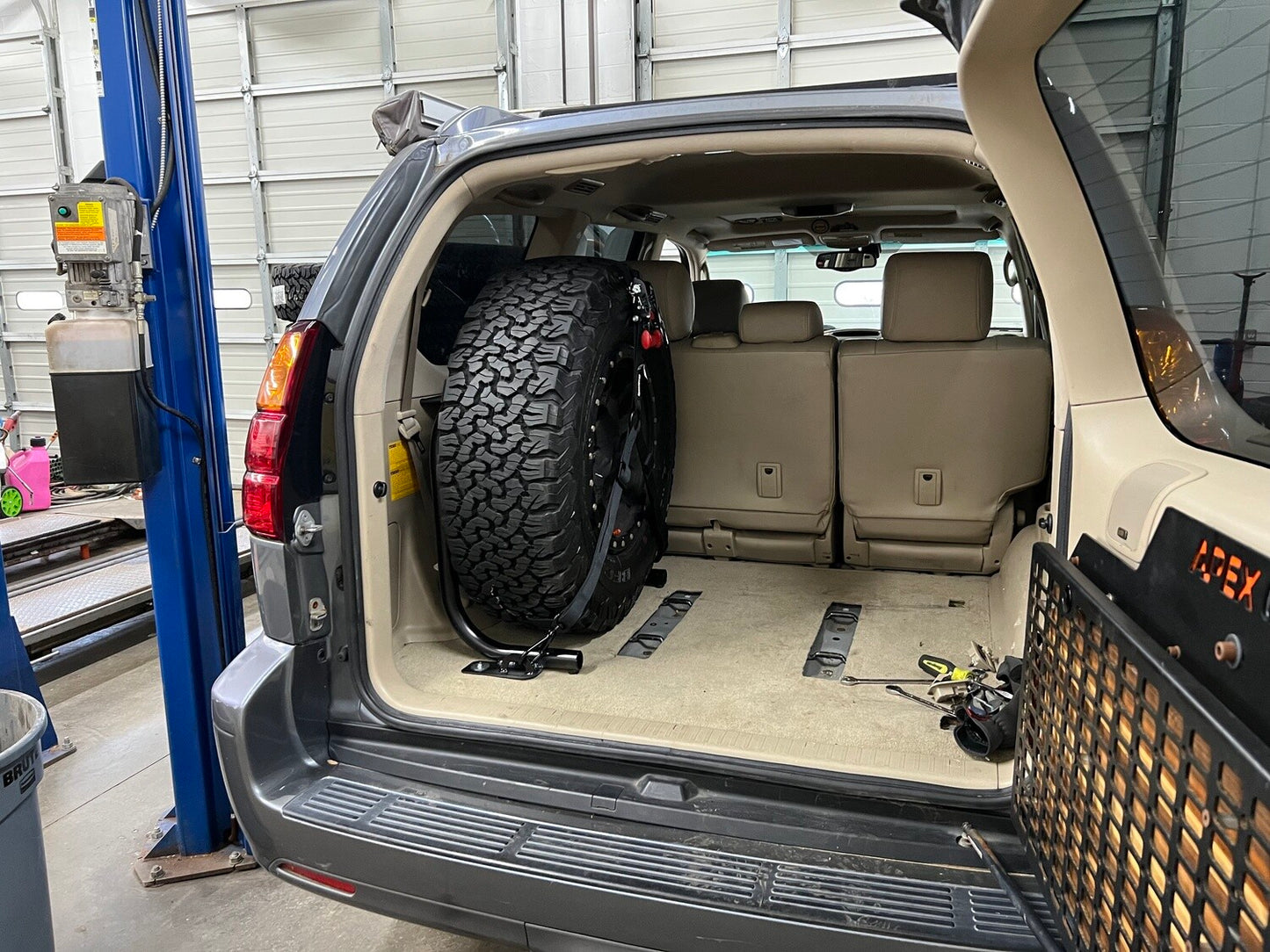 GX470 Cargo Tire Mount