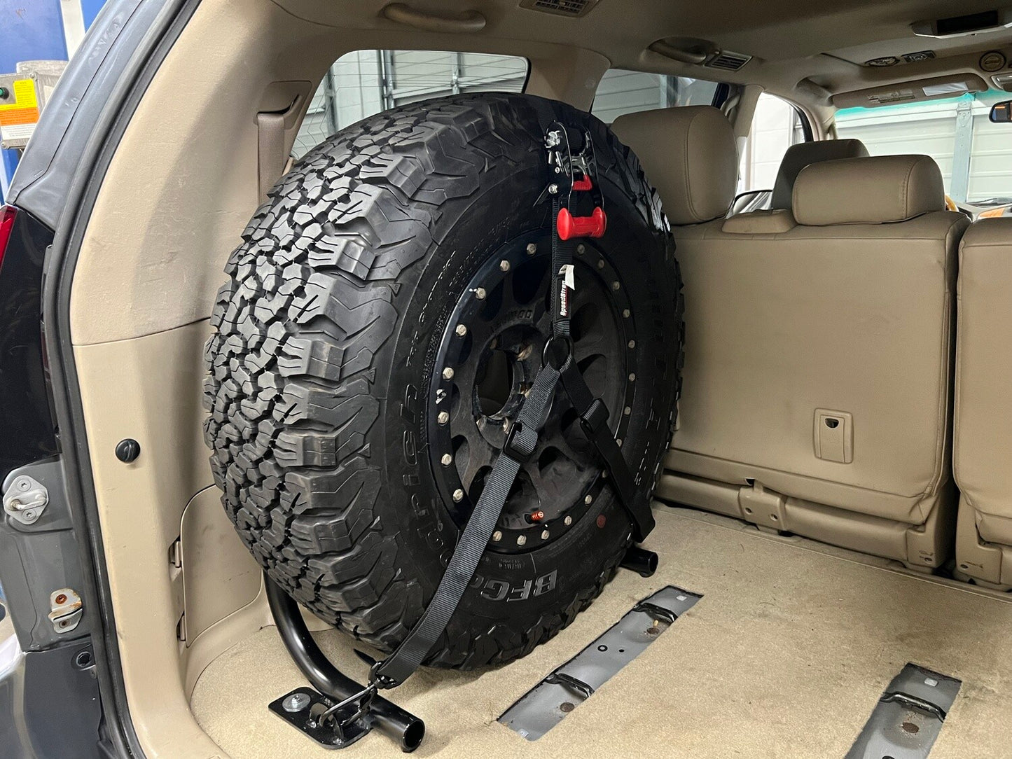 GX470 Cargo Tire Mount