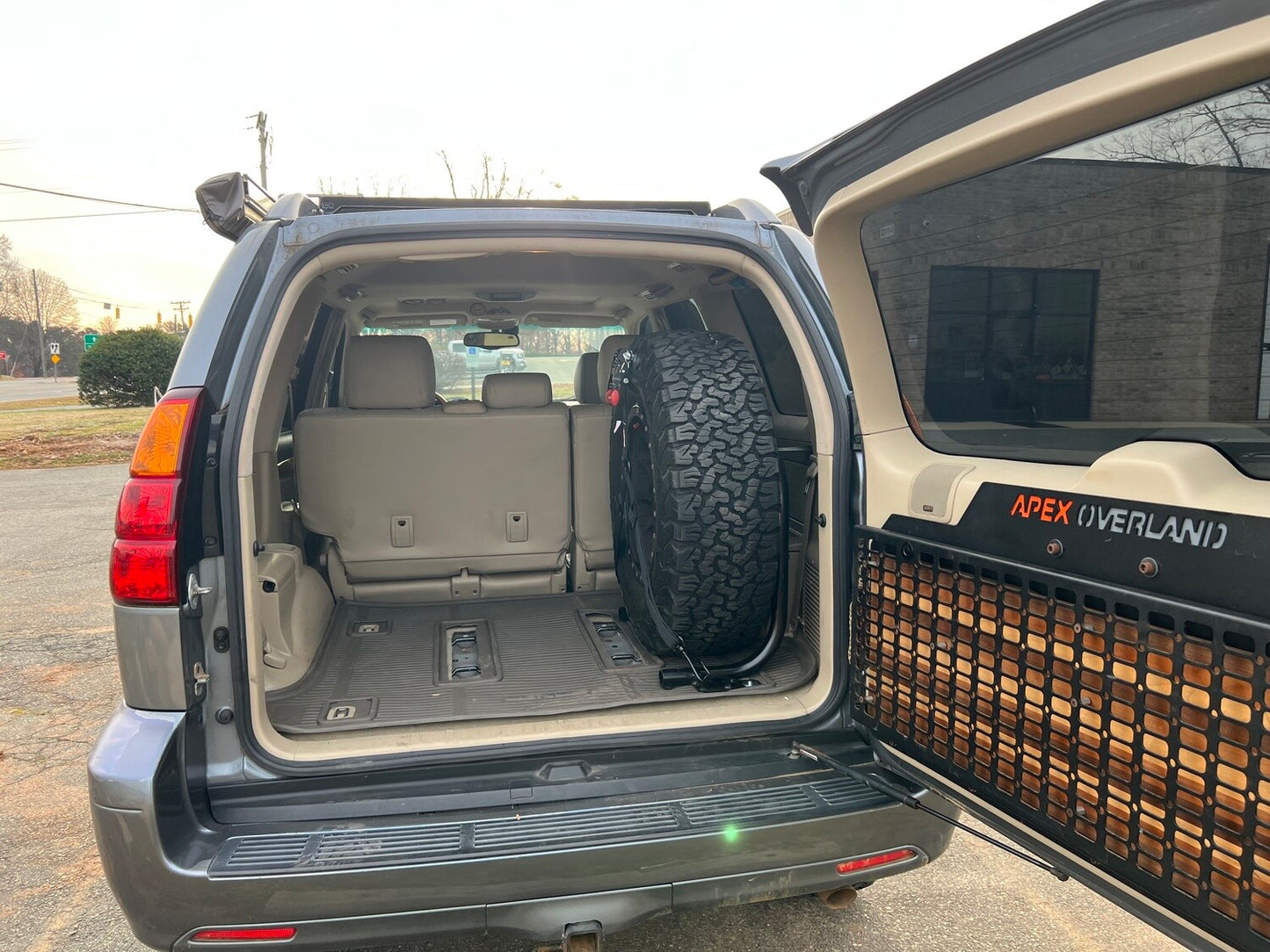 GX470 Cargo Tire Mount