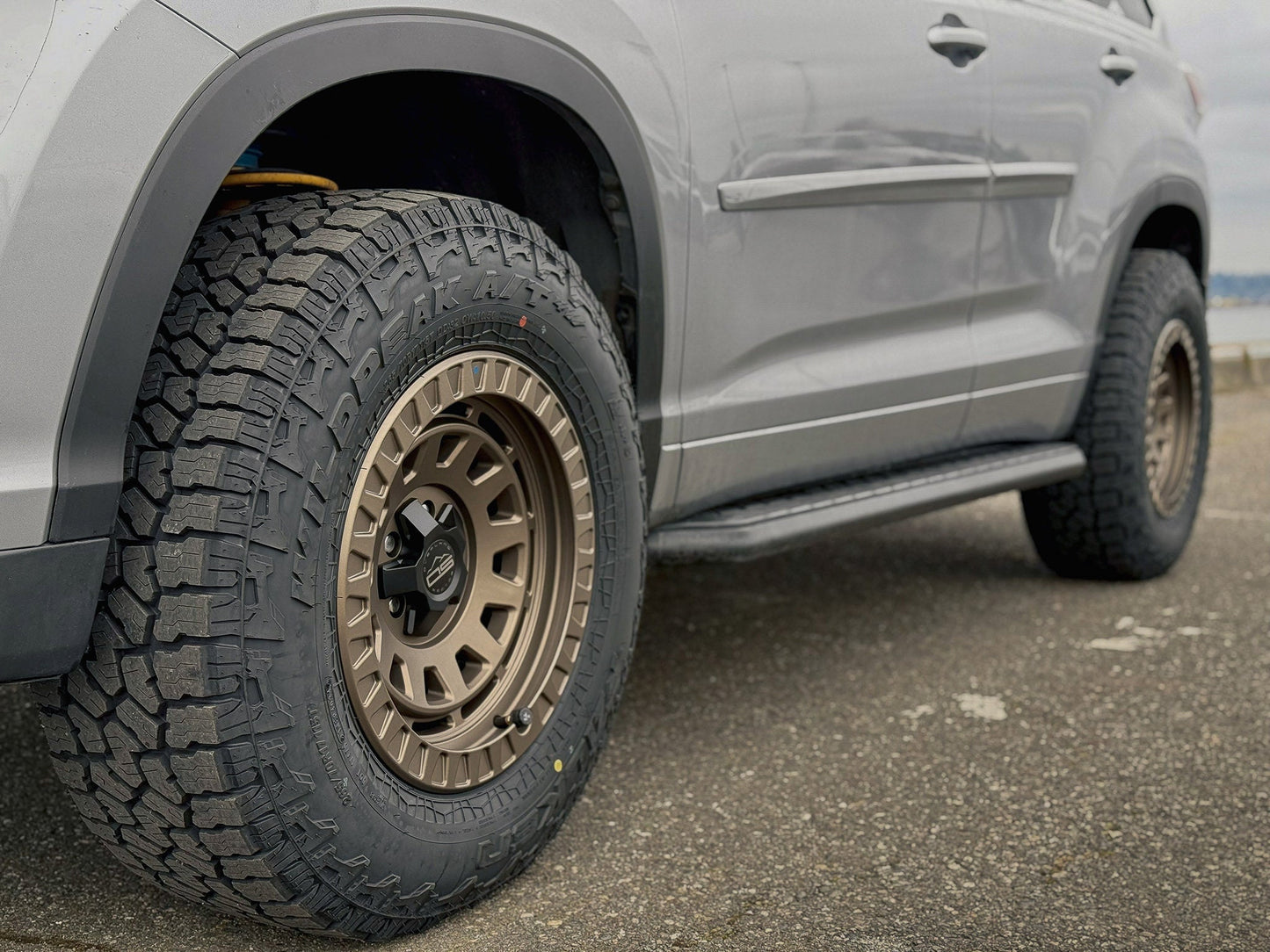 Overland Sector Venture 17x9 -12 6x135/6x139.7mm 106.2mm Satin Bronze