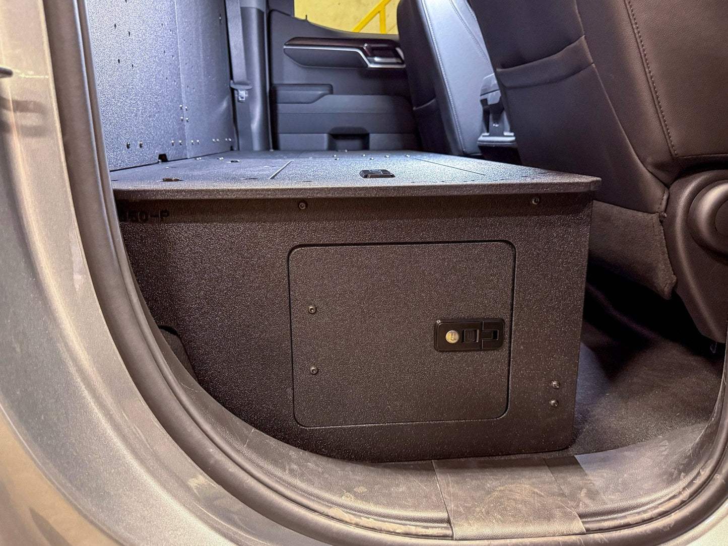 CHEVY - SILVERADO - 4TH GEN - GMC - SIERRA - DOUBLECAB - 2019-PRESENT - 5TH GEN - EXPLORE SERIES - DOUBLE CAB - SEAT DELETE PLATE SYSTEM - SECOND ROW - 100%