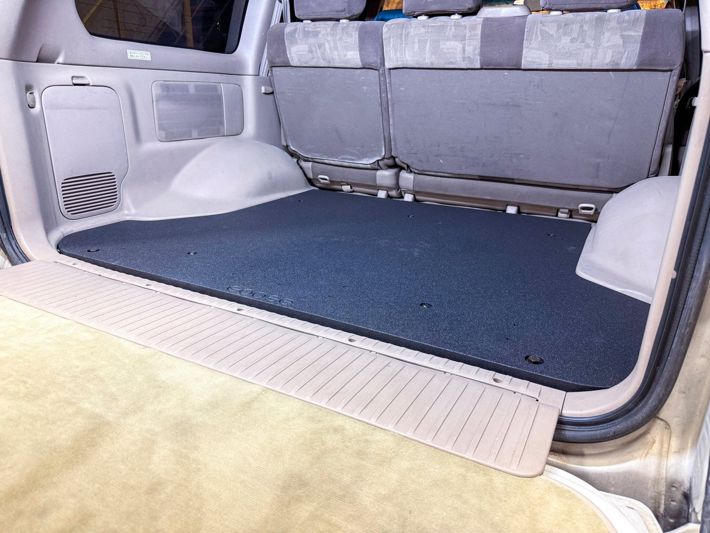Toyota Land Cruiser 1998-2007 100 Series - Rear Plate System